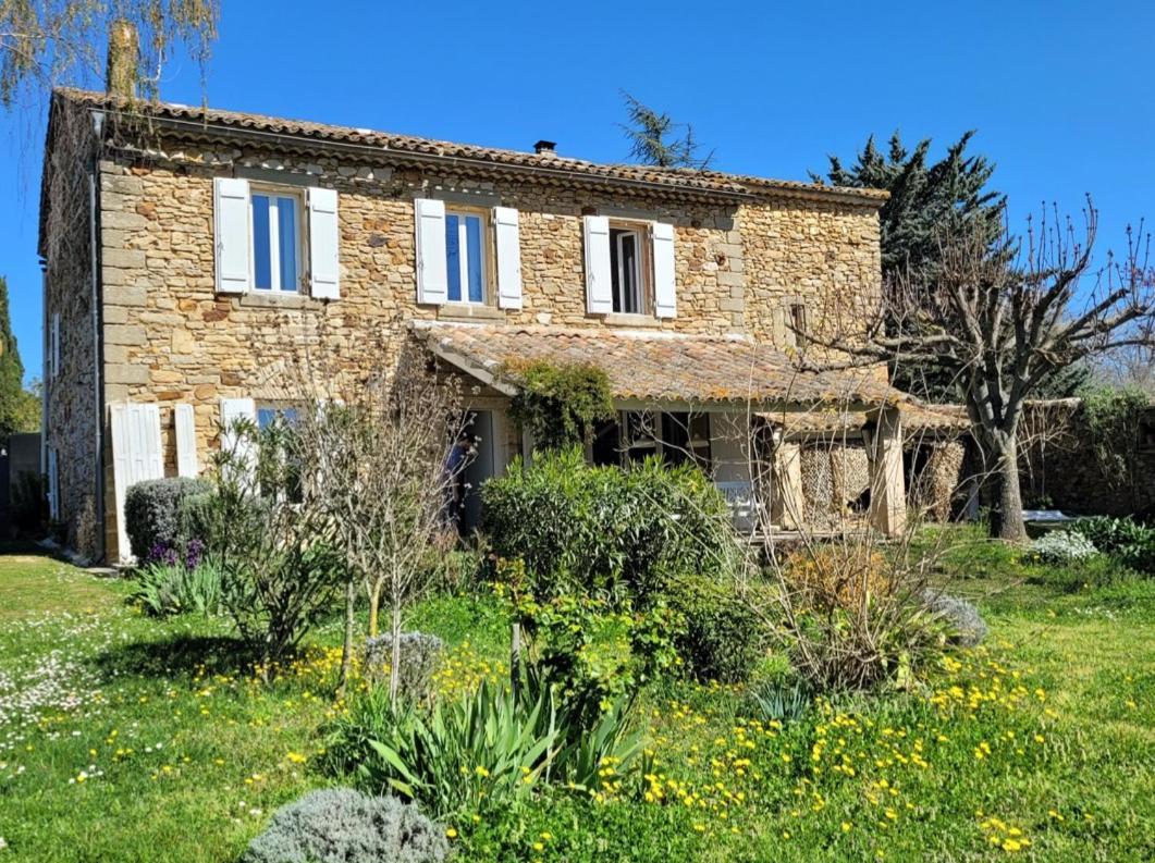 Mas Les Romarins: Tranquil Uzes Retreat with Spacious Garden Exterior photo